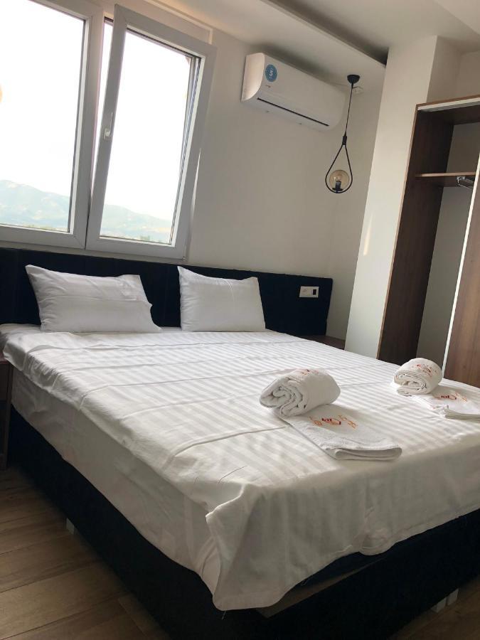 Kubi Hotel Struga Exteriör bild